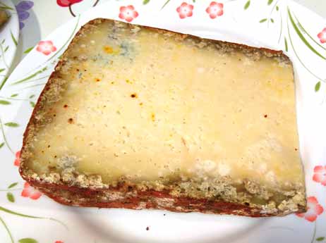 Queso gamoneu sobrecueva